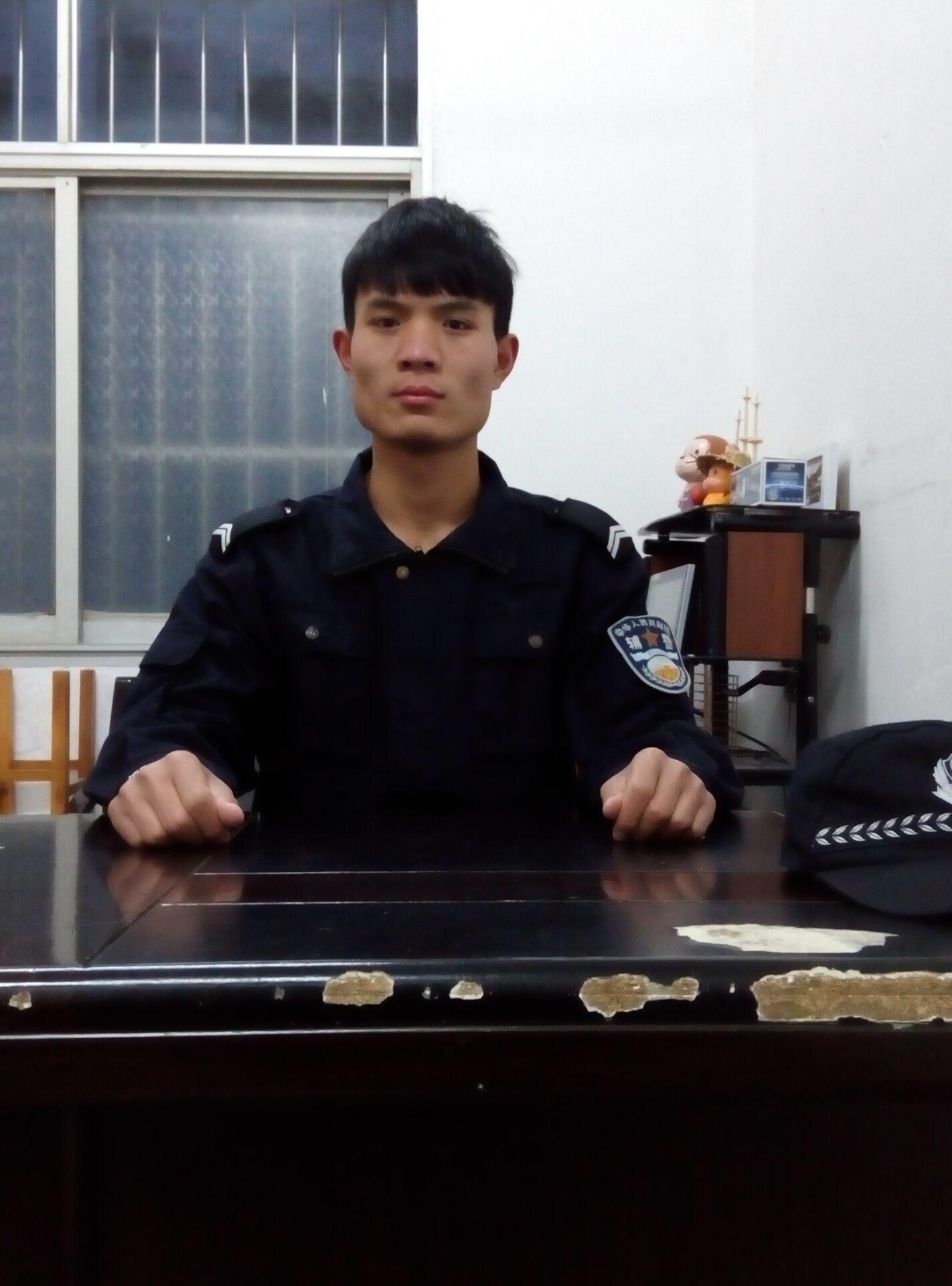 第十二届大队长 ——  曾东